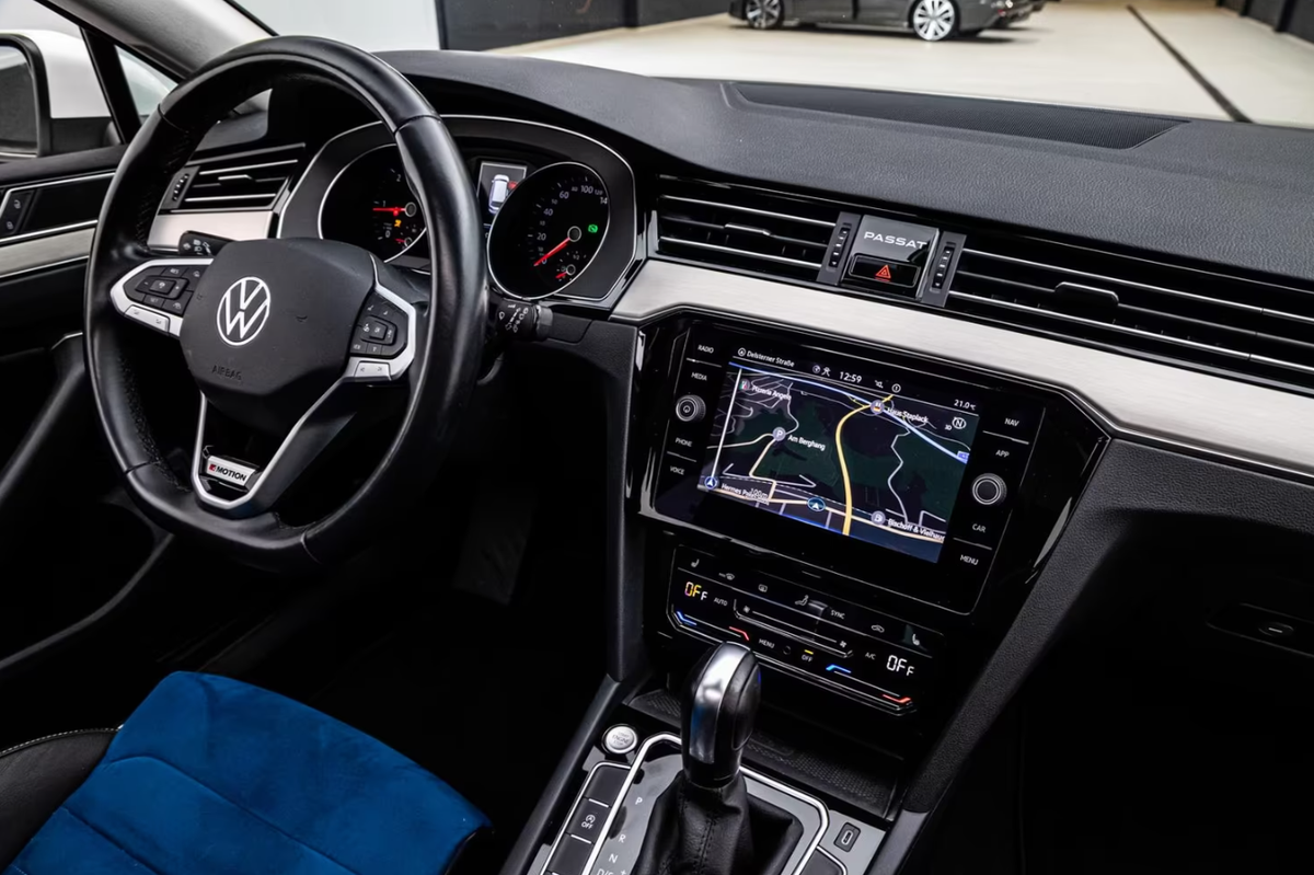 Volkswagen Passat SW VIII 2.0 TDI EVO 200ch Elegance 4Motion DSG7 Toit ouvrant Attelage