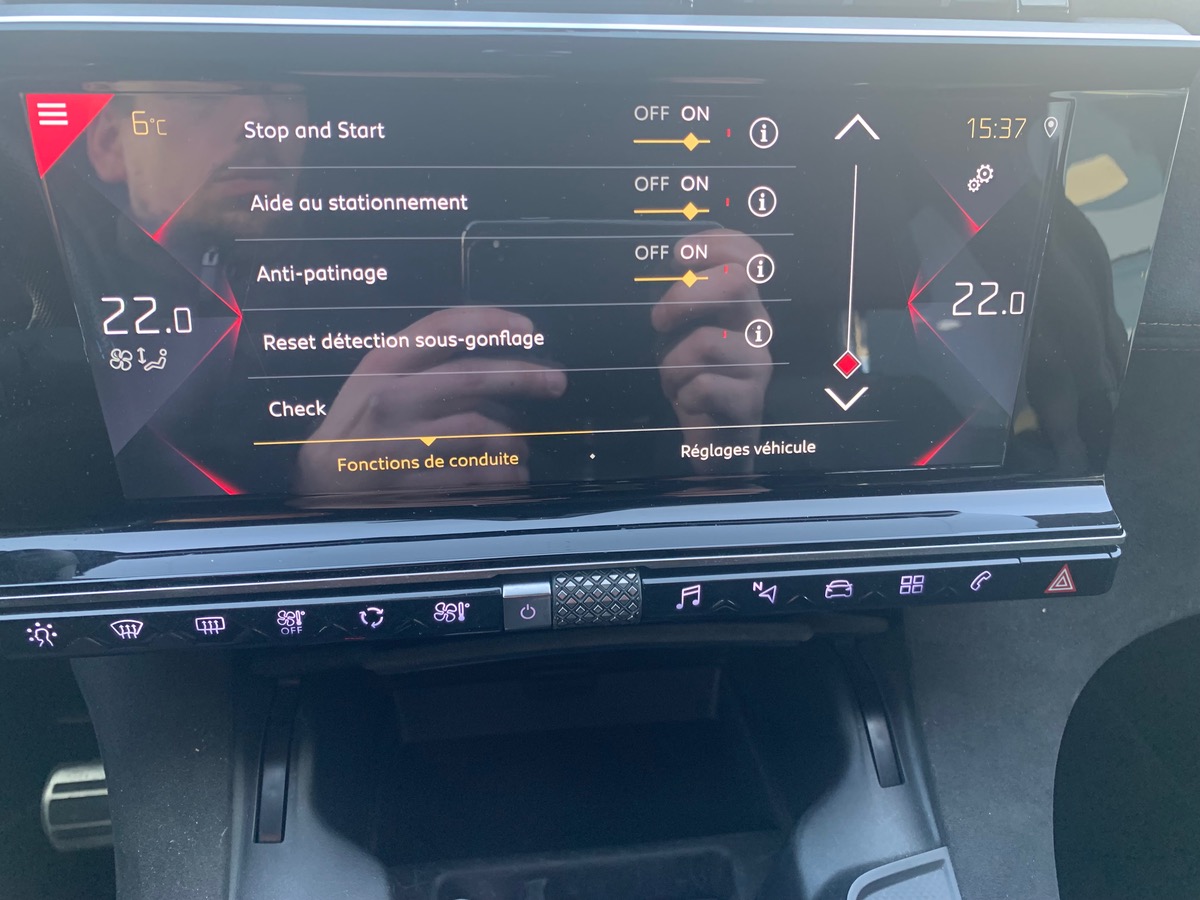 DS DS 7 130 ch | PERFORMANCE LINE + | Caméra de recul | Coffre mains-libres | Sièges électriques