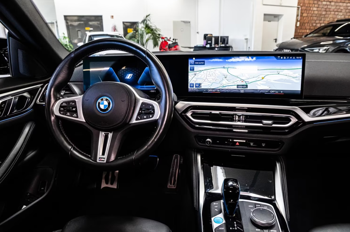 Bmw i4 M50 544ch xDrive GranCoupé Toit ouvrant Gris M Brooklyn