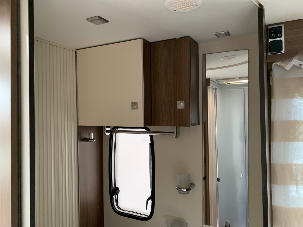 Ford Challenger 155 ch | 2,2 litres | GENESIS 288 EB Profilé | 3 Couchages | Caméra de recul