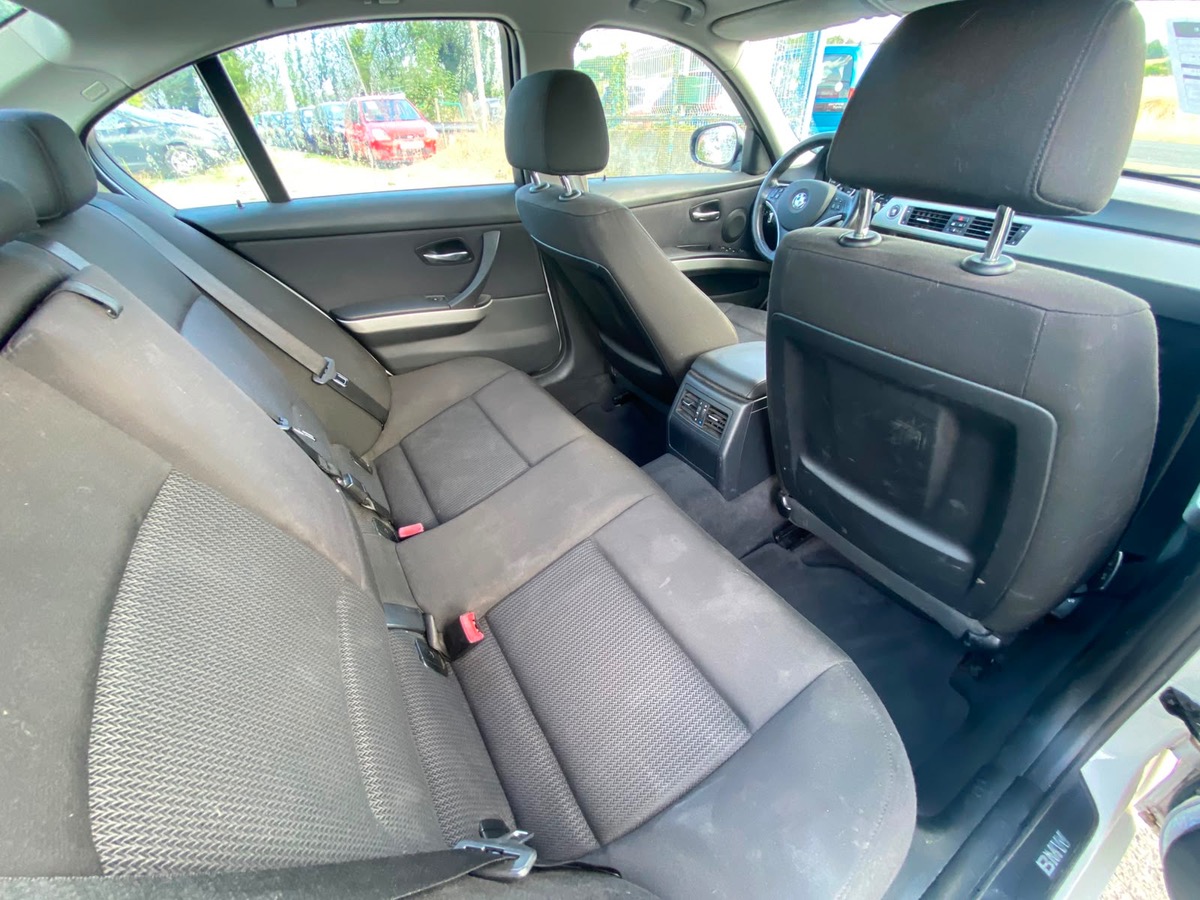 Bmw Série 3 318d 2.0d bva 143cv pack confort de 2010