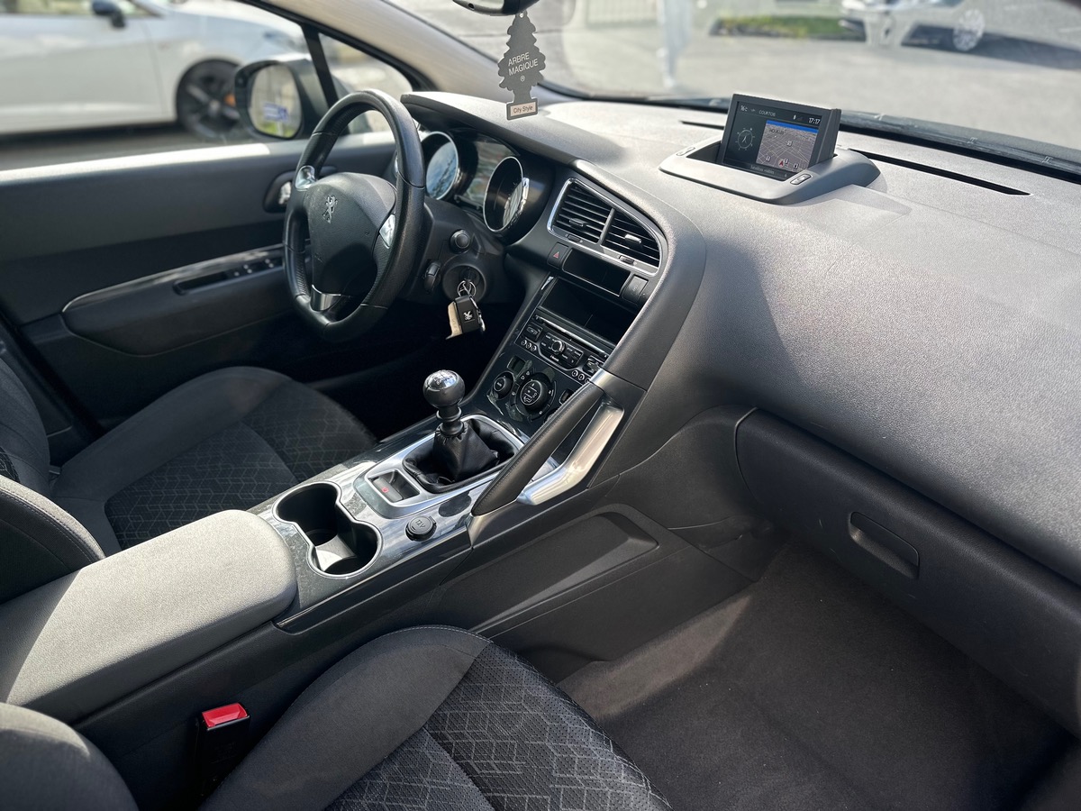 Peugeot 3008 1.6 HDI 120 CV allure 1er main en 4XCBL