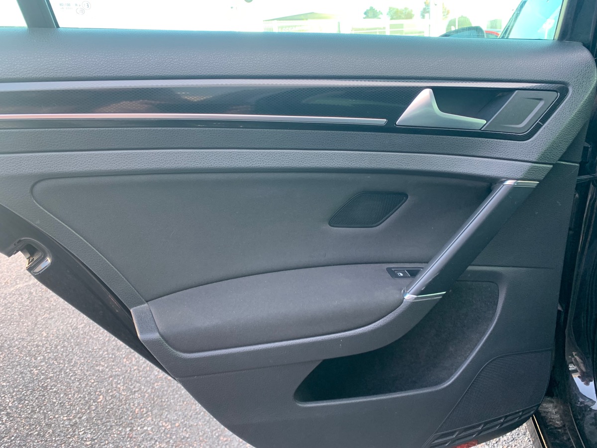 Volkswagen Golf 150 | Carat | JA 18" Durban | Suspensions Sport | Régulateur vitesse et de distance