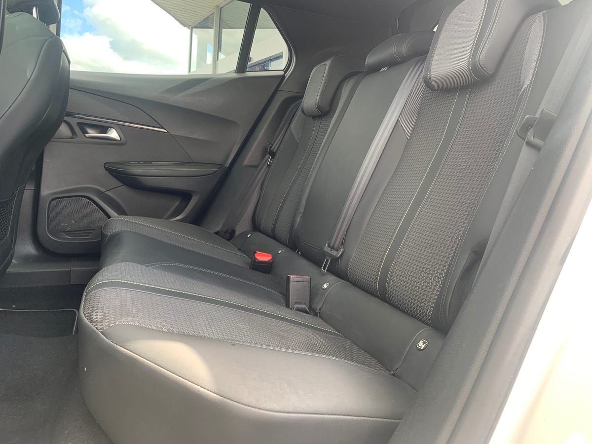 Peugeot 2008 130 chevaux | GT Line | Toit ouvrant panoramique | Apple car Play | Attelage