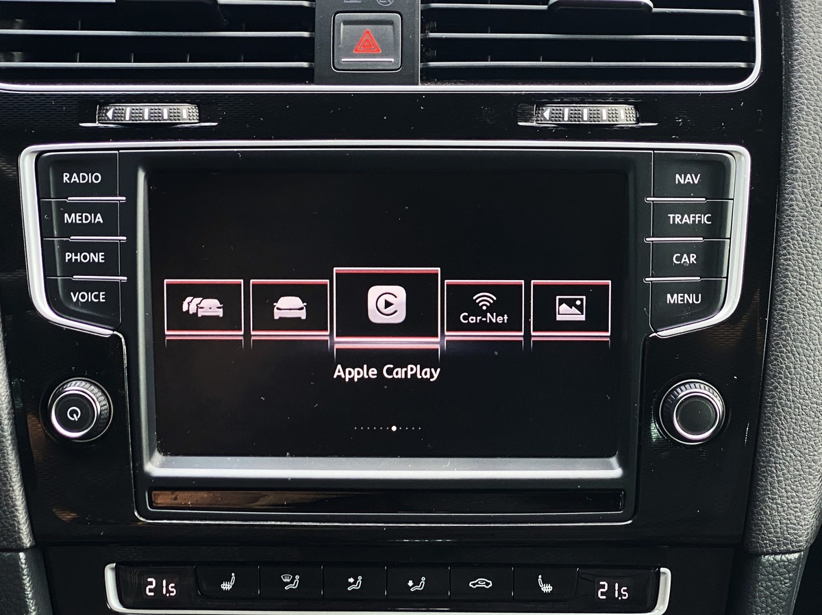 Volkswagen Golf VII 2.0 TSI 230ch GTI PERFORMANCE DSG6 5P / DCC / TO PANO / ACC / DYNAUDIO / CARPLAY