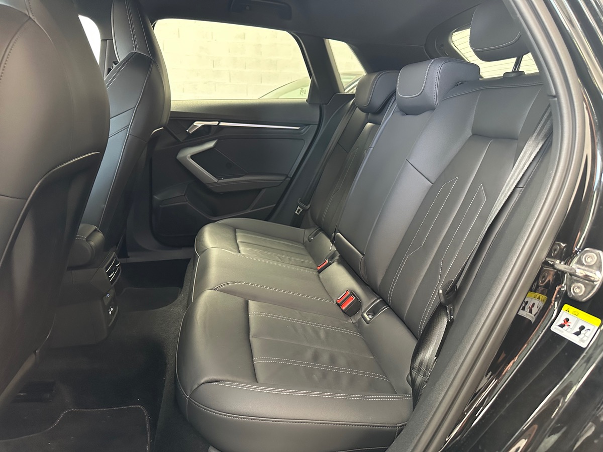Audi A3 Sportback IV (2) 1.5 45 TFSIE HYBRIDE RECHARGEABLE 272 S LINE S TRONIC