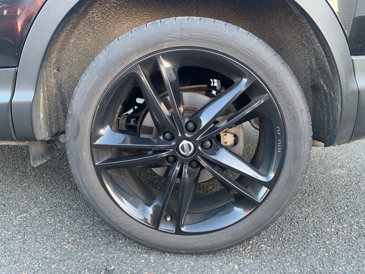 Nissan Qashqai 130 ch | Black edition | Caméra vue panoramique 360° | Toit panoramique | Jantes Alu