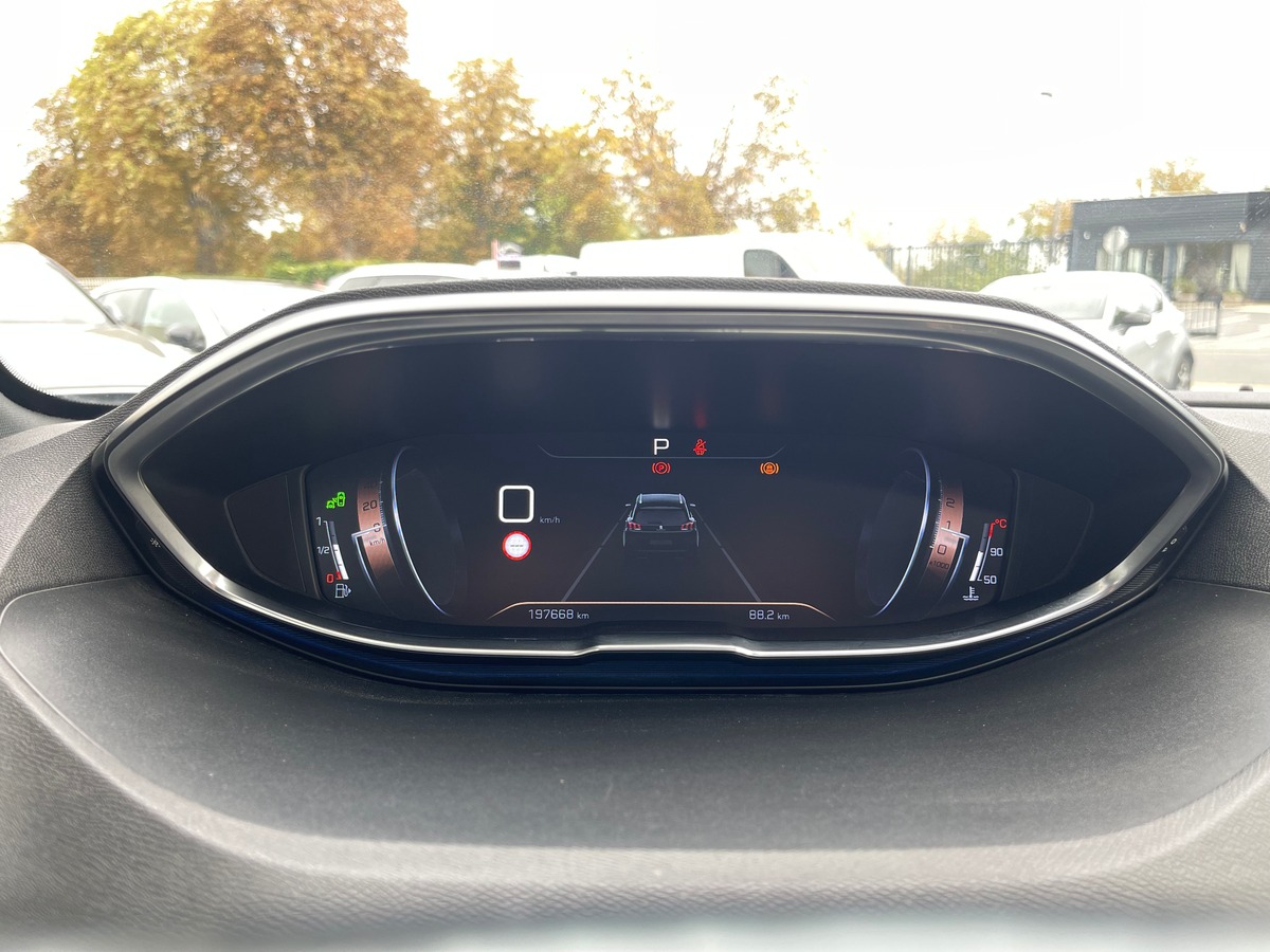 Peugeot 5008 Gt Line 1.5 BlueHDi EAT8 130 cv Boîte auto - Toit ouvrant / Audio FOCAL