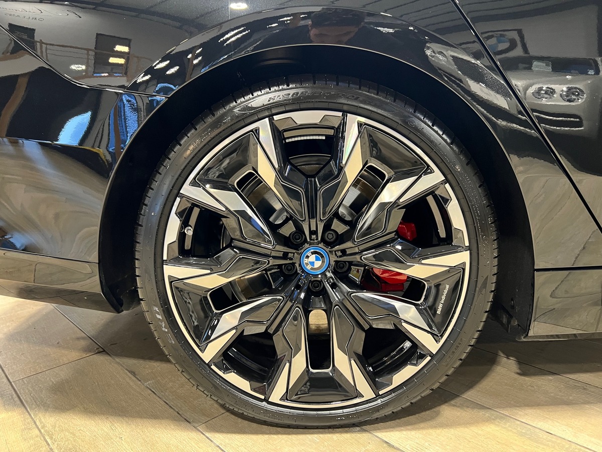 Bmw i5 M60 XDRIVE40 601 BERLINE - 990KM NEUVE / TVA RECUPERABLE g