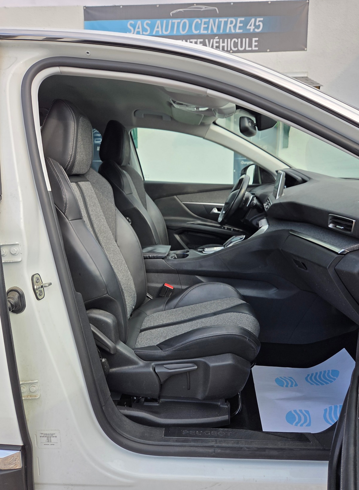 Peugeot 3008 1.6 BHDI 120 CV PACK ALLURE / 1*MAIN