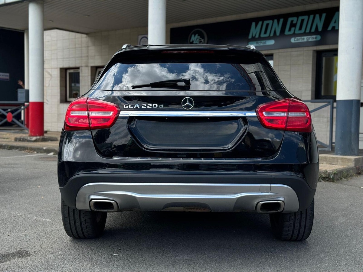 Mercedes-Benz GLA 220 D Sensation 2.1 CDi 4matic 7G-DCT 177 cv / Caméra de recul / Sellerie cuir