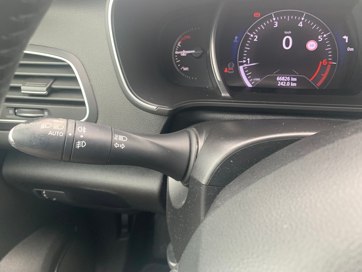 RENAULT Megane IV 100 chevaux | Limited | Caméra de recul | Régulateur de vitesse | GPS | Bluetooth