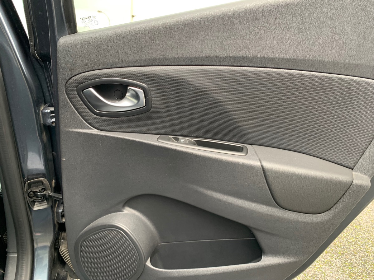 RENAULT Clio Estate 90 | Intens | Bluetooth | GPS | Phares antibrouillard LED |Jantes Alu | Attelage