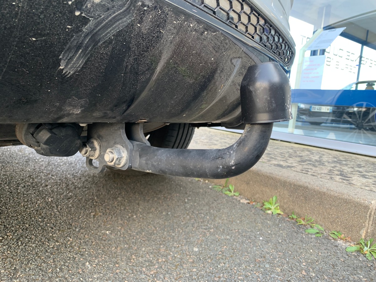 Ford Kuga 120 chevaux | St-Line | Caméra de recul | Attelage | GPS | Coffre assisté électriquement