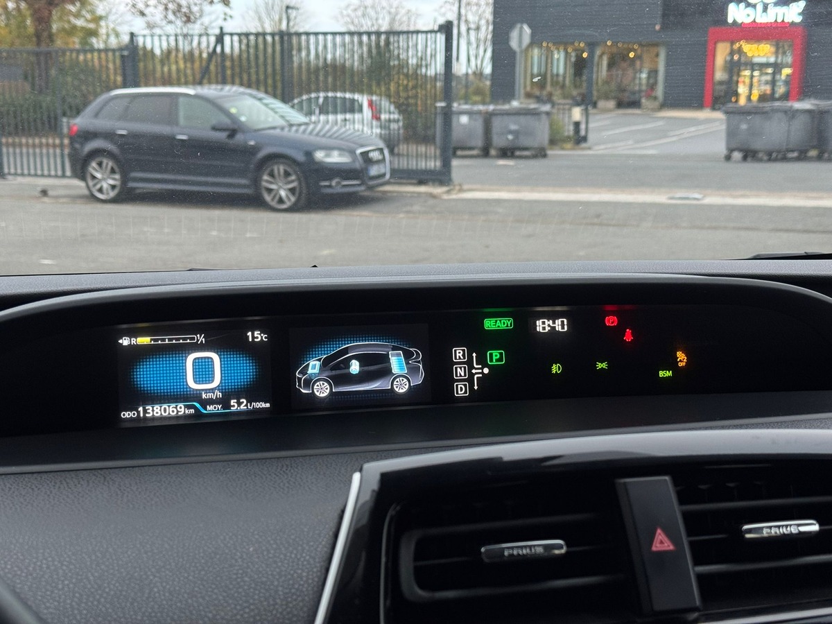 Toyota Prius IV Lounge 1.8 VVT-i 122 Hybrid