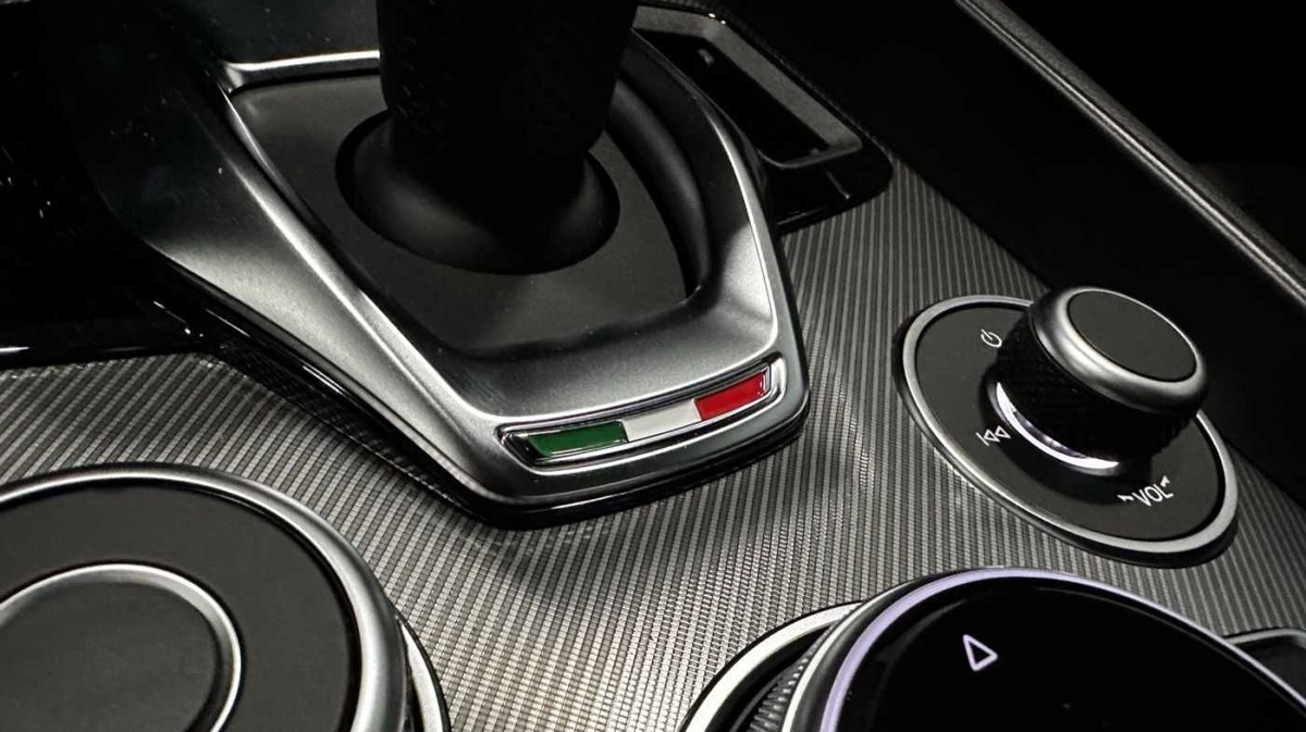 Alfa Romeo Giulia 2.0T 280ch Veloce Q4 AT8 Harman-Kardon Toit ouvrant