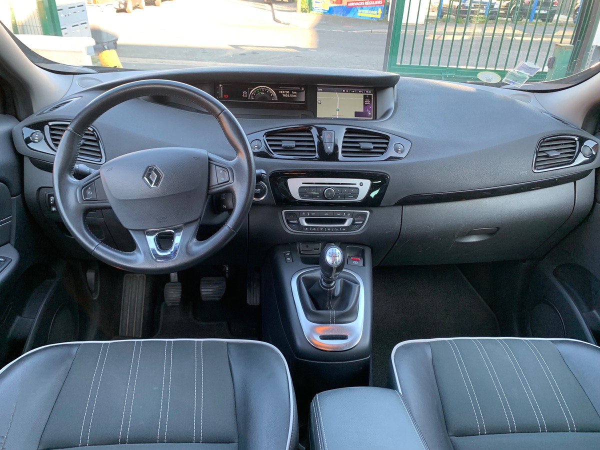 RENAULT Scenic 1.6 DCI 130 CV 1er main lounge 4XCC