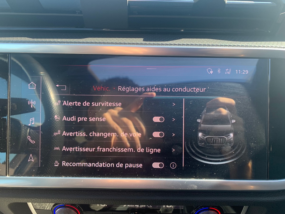 Audi Q3 150 ch | S line | Toit ouvrant | Caméra de recul | Apple car play | Attelage | Régulateur