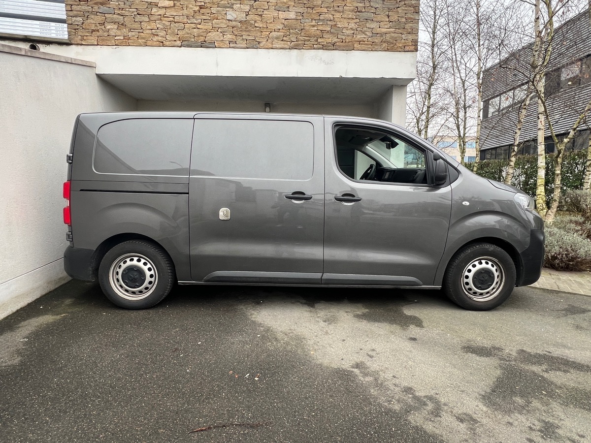 Peugeot Expert Fg Asphalt 2.0 Blue HDI 120 EAT8 Tole Standard TVA Récupérable
