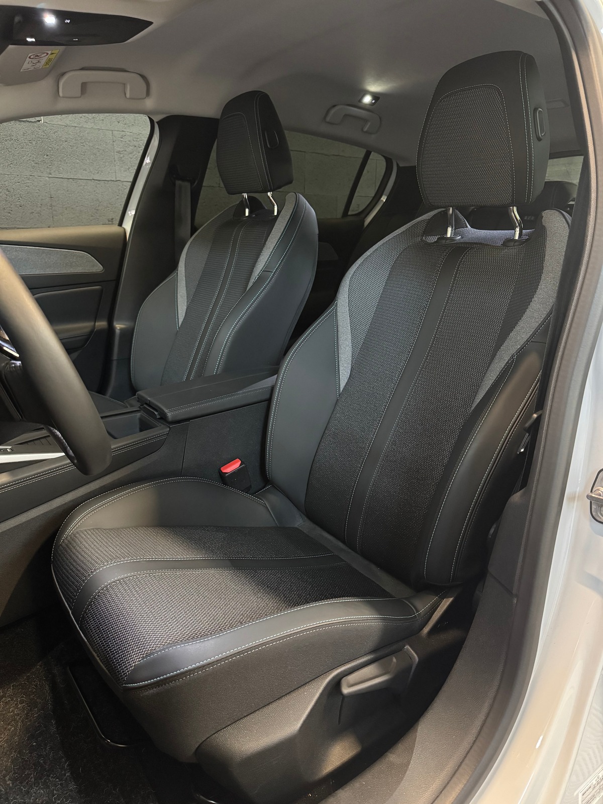 Peugeot 308 1.5 BLUE HDI 130 ALLURE PACK GARANTIE 06/2027