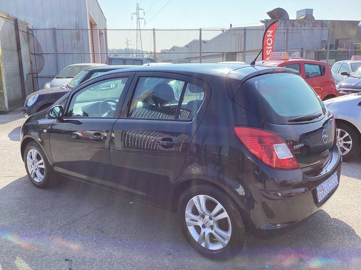 Opel Corsa 1.4 ACTIVE