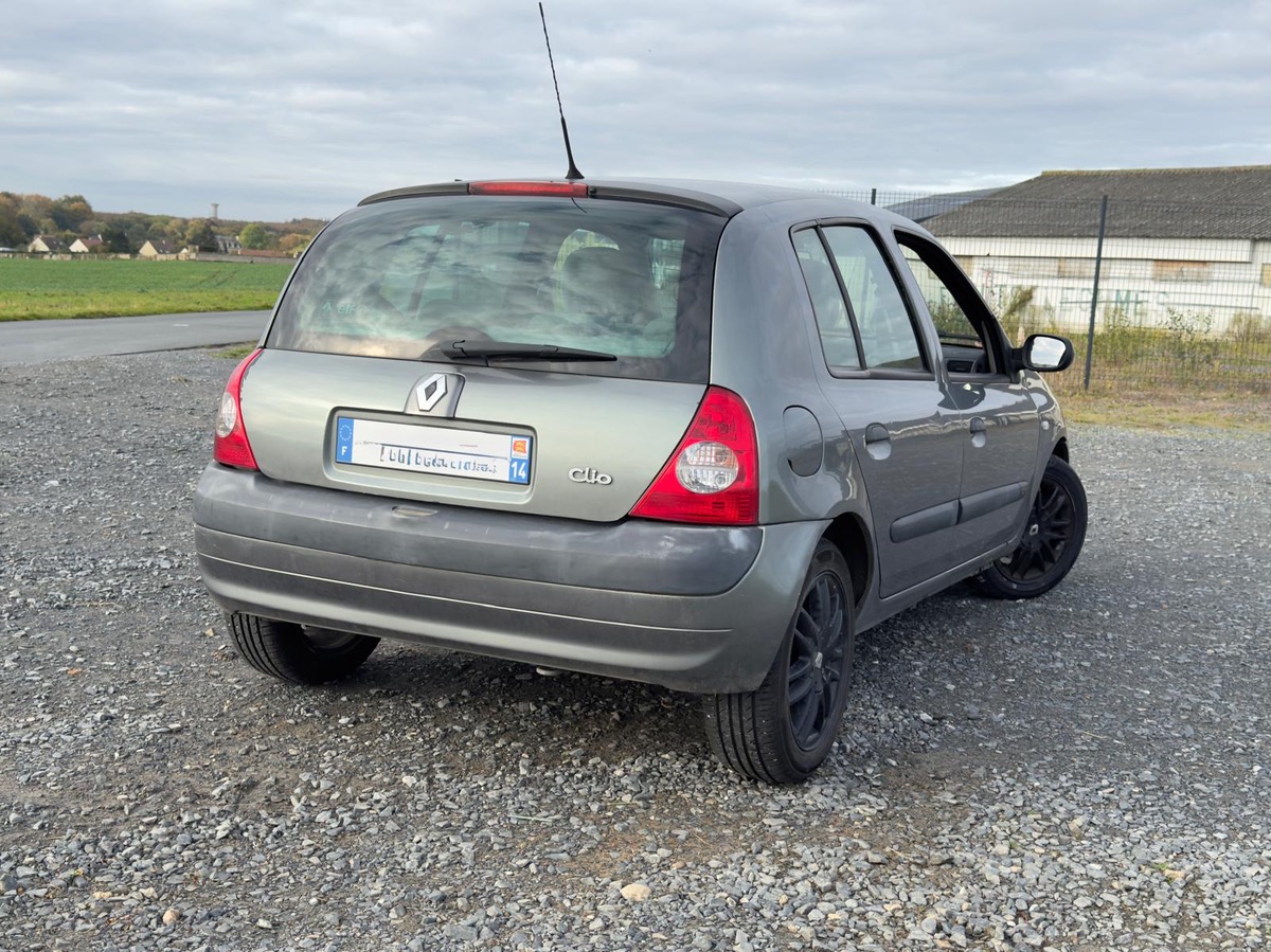 RENAULT Clio 1.6 16V