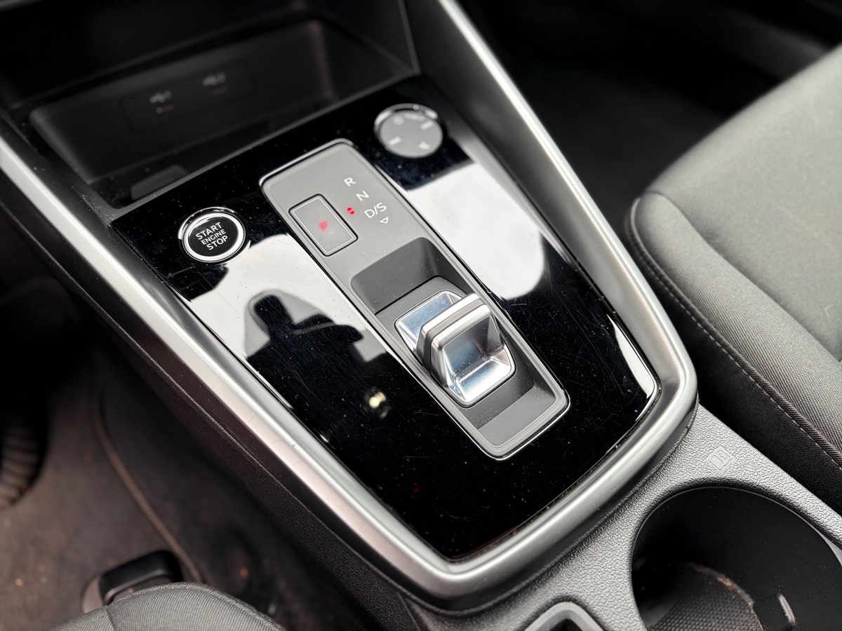 Audi A3 DESIGN LUXE Sportback 40 1.4 TFSIe 16V 204 Plug in Hybrid S Tronic6 150 cv Boîte auto