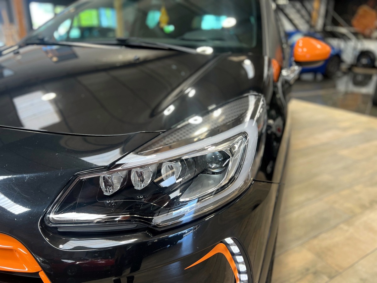 Citroën DS3 RACING 1.6 THP 203  FEUX + ECHAPPEMENT