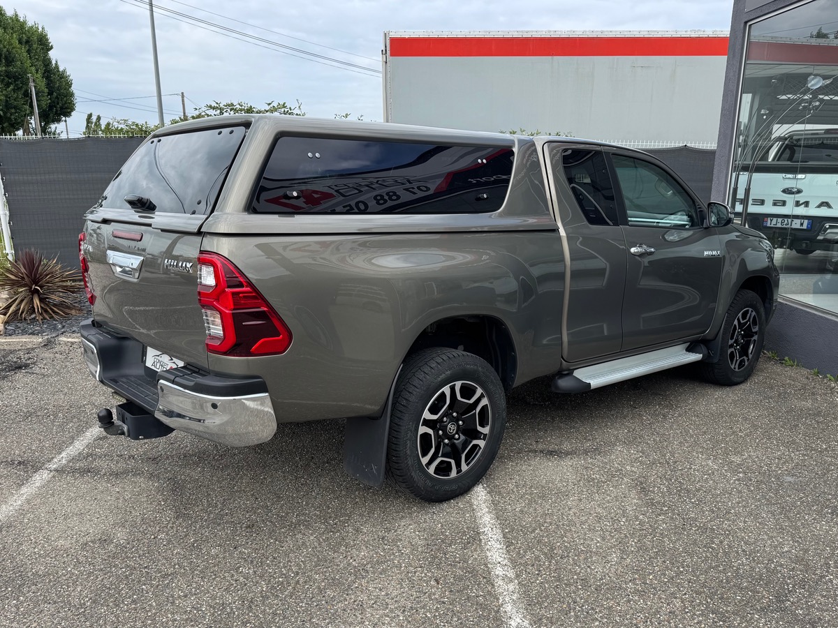 Toyota HILUX 4X4 LOUNGE