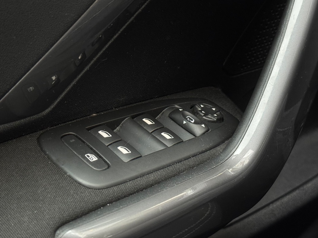 Peugeot 2008 Style 1.2 VTi 82 cv - Apple Carplay