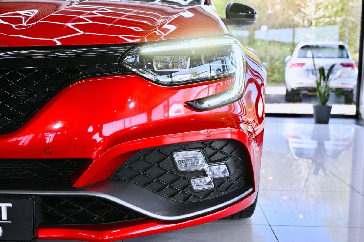 RENAULT Megane IV 1.8 T 300ch RS Trophy