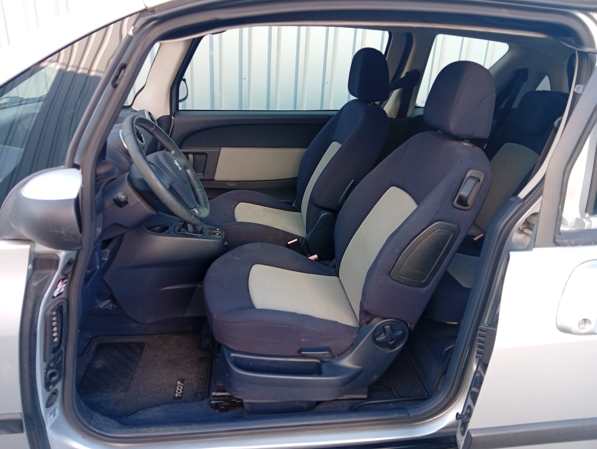 Peugeot 1007 1.4 16v Finition Sporty  "Révision et Distribution Neuves"