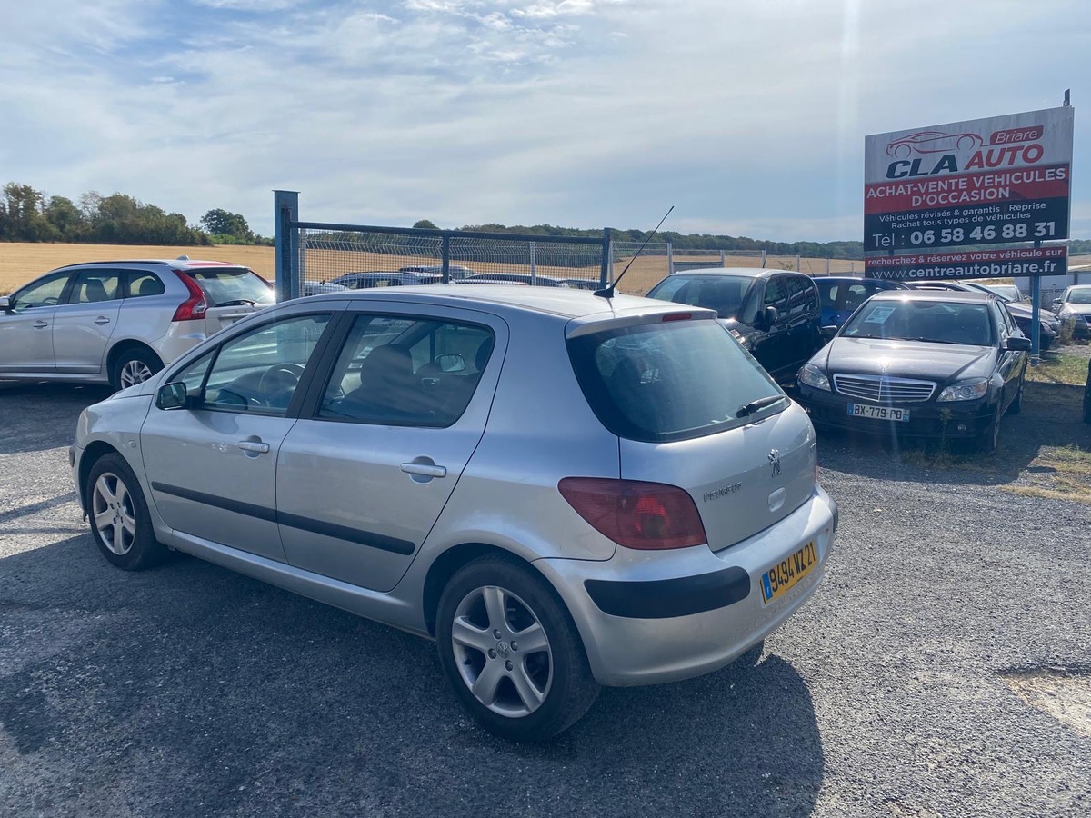 Peugeot 307 1.6i 110cv XT PREMIUM BVA 1ère main 176010km