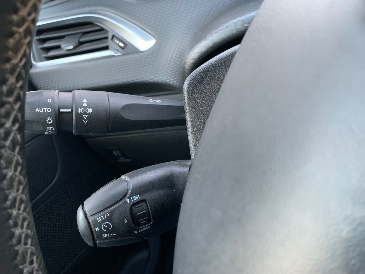 Peugeot 2008 120 ch | Crossway | Caméra de recul | Toit panoramique | GPS | Grip control