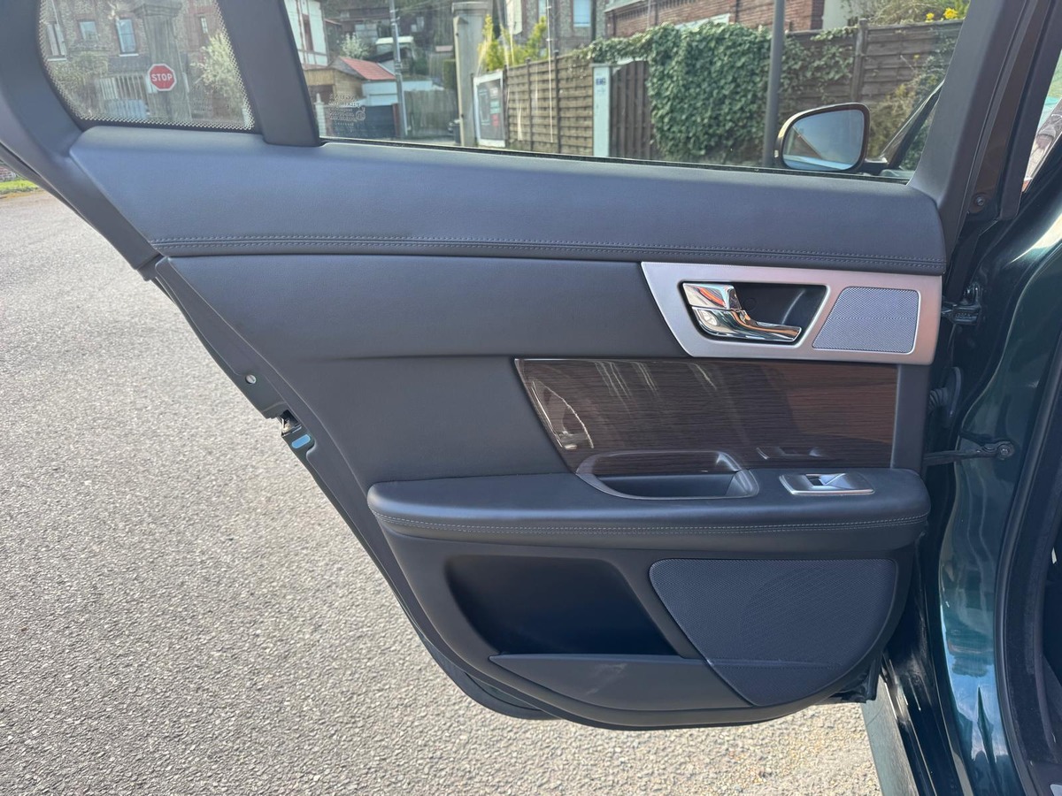 Jaguar XF 2.2D 200CV SPORTBRAKE LUXE - Garantie