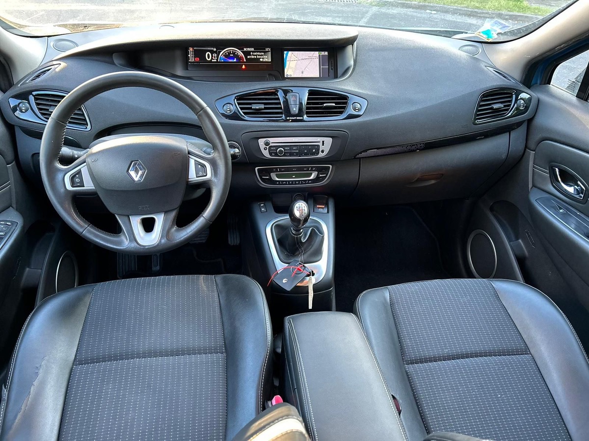 RENAULT Grand Scenic 1.6 DCI 130 CV dynamiques 4XCBLeus