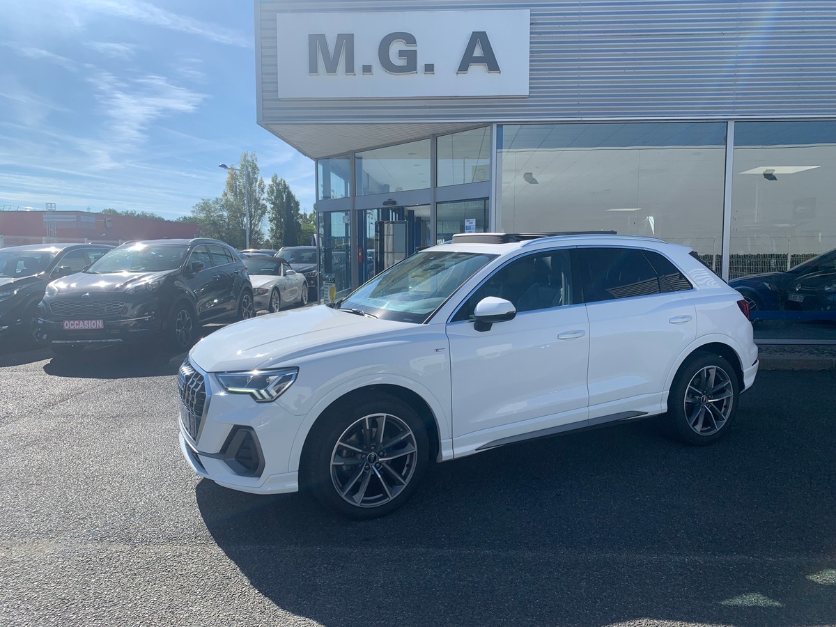 Audi Q3 150 ch | S line | Toit ouvrant | Caméra de recul | Apple car play | Attelage | Régulateur