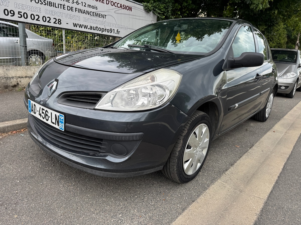 RENAULT Clio 1.2i 16v 75 AUTHENTIQUE