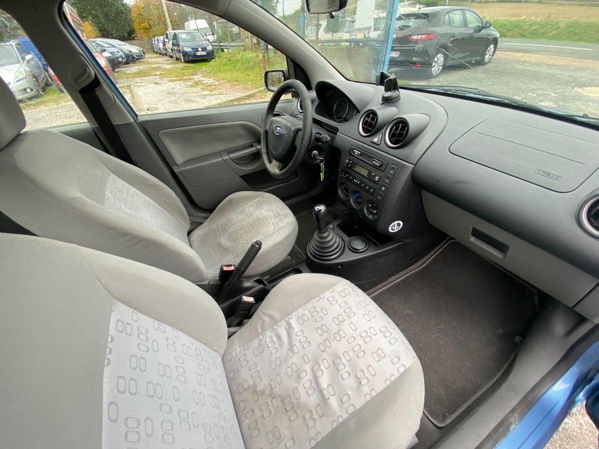Ford Fiesta 1.4 tdci 70cv petit prix garantie 3 mois 