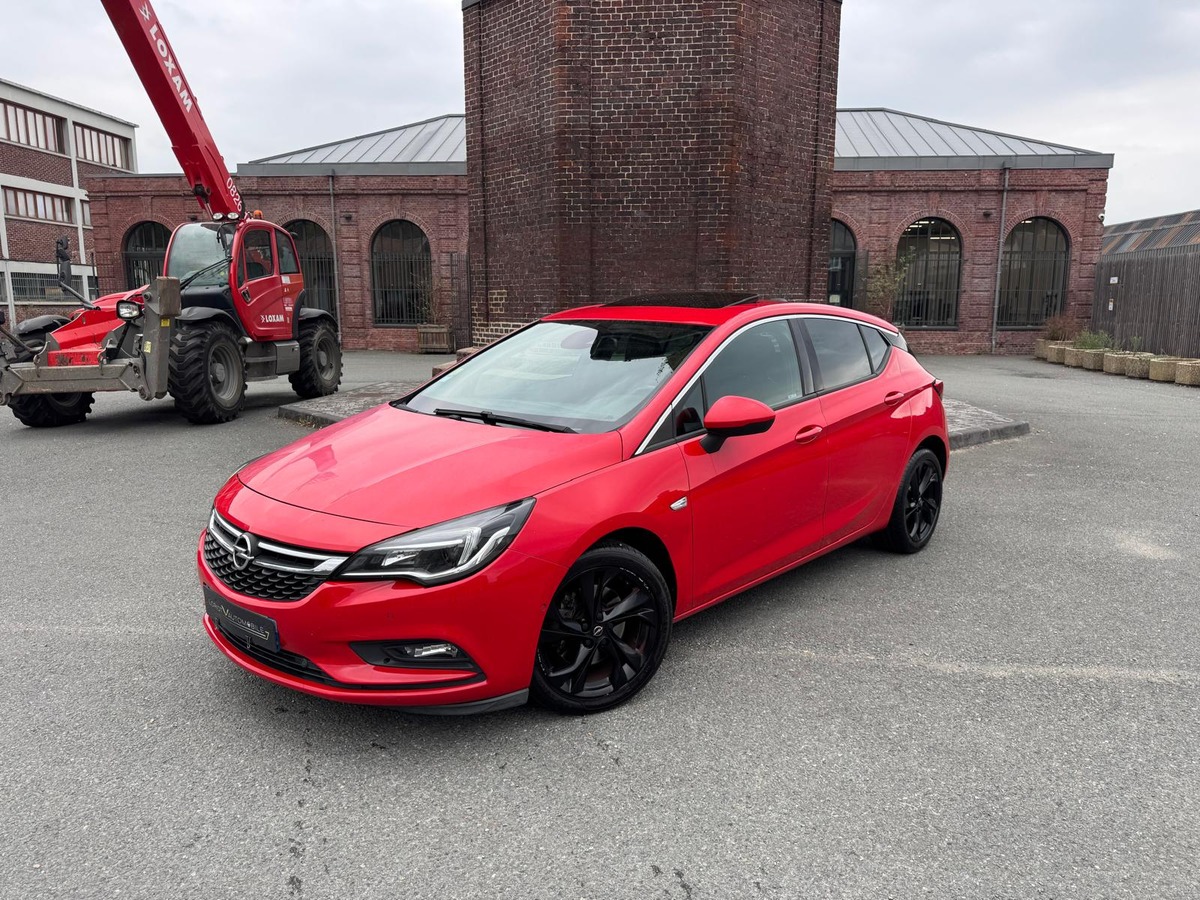 Opel Astra 1.6 CDTI 135 Dynamic- Crochet d'attelage- Toit ouvrant- Révisé - Garantie