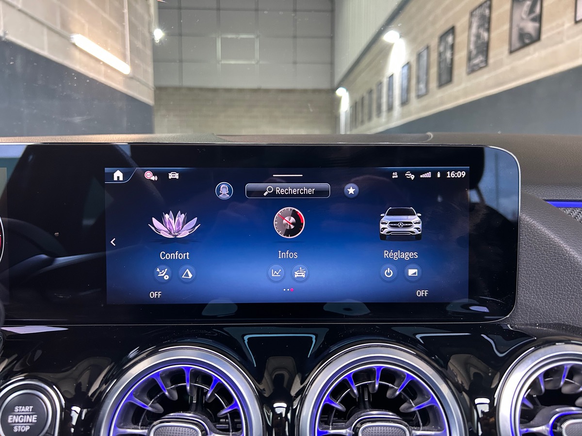 Mercedes Benz GLA 200 D AMG LINE