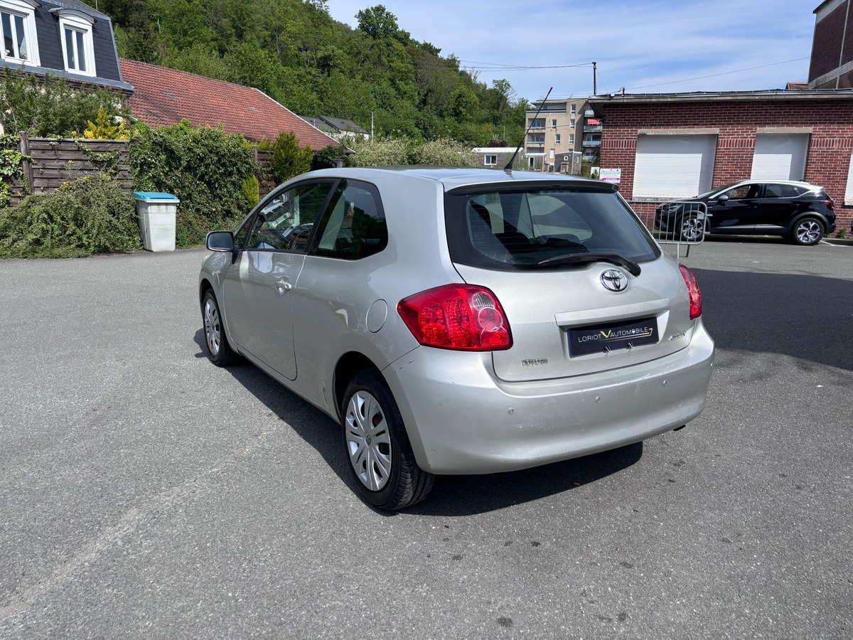 Toyota Auris 1.6i LUNA - Révisée - Garantie
