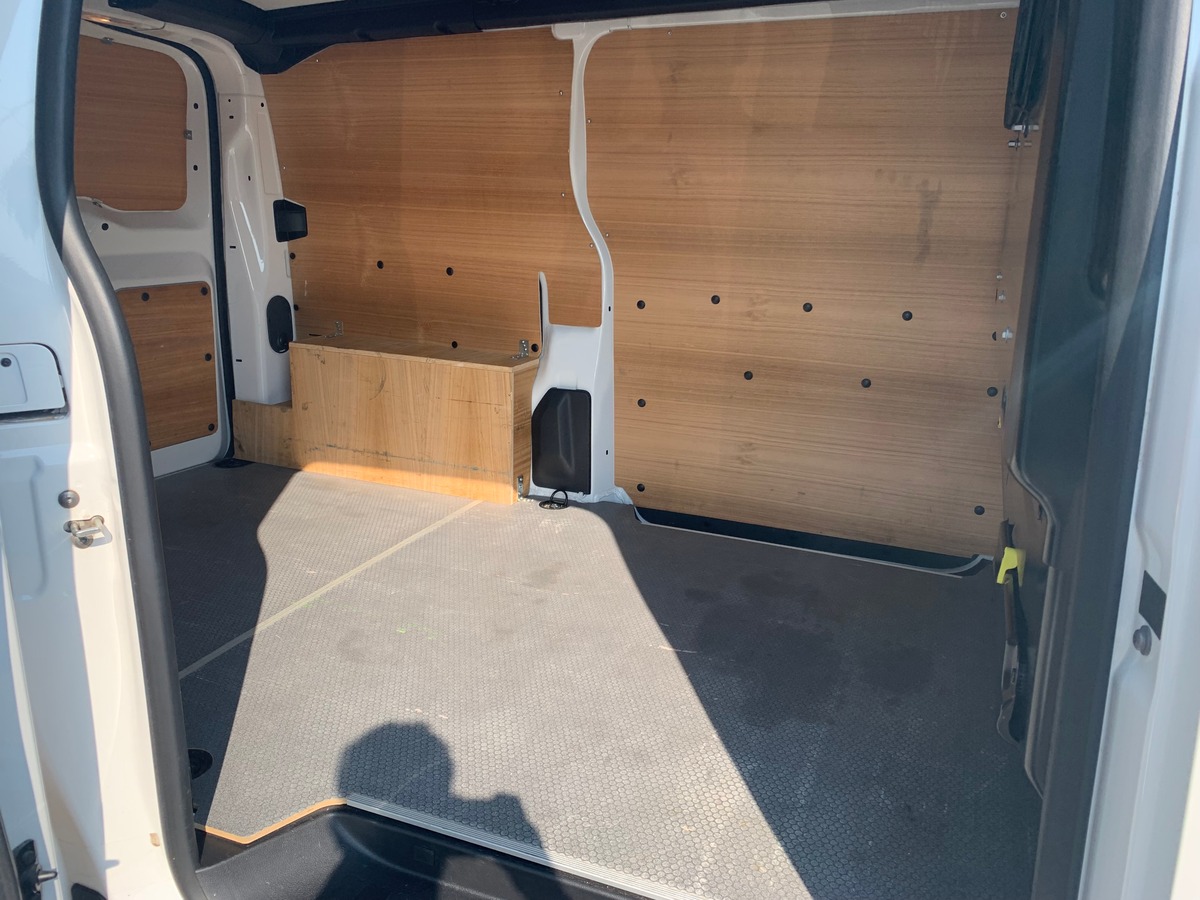 Toyota ProAce 122 ch | Business | Medium | 3 Places | Régulateur vitesse | GPS | Bluetooth | Radar