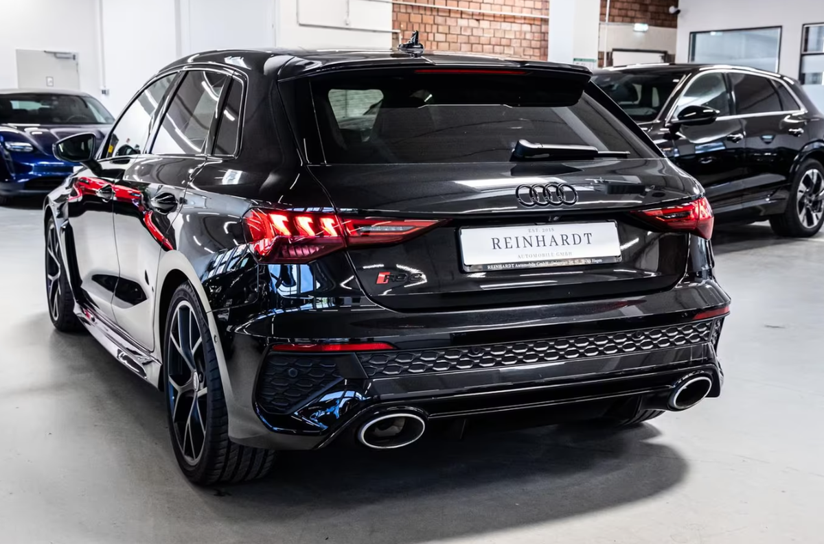 Audi RS3 Sportback IV 2.5 TFSI 400ch quattro S tronic 7 Bang&Olufsen Toit ouvrant Freins céramique