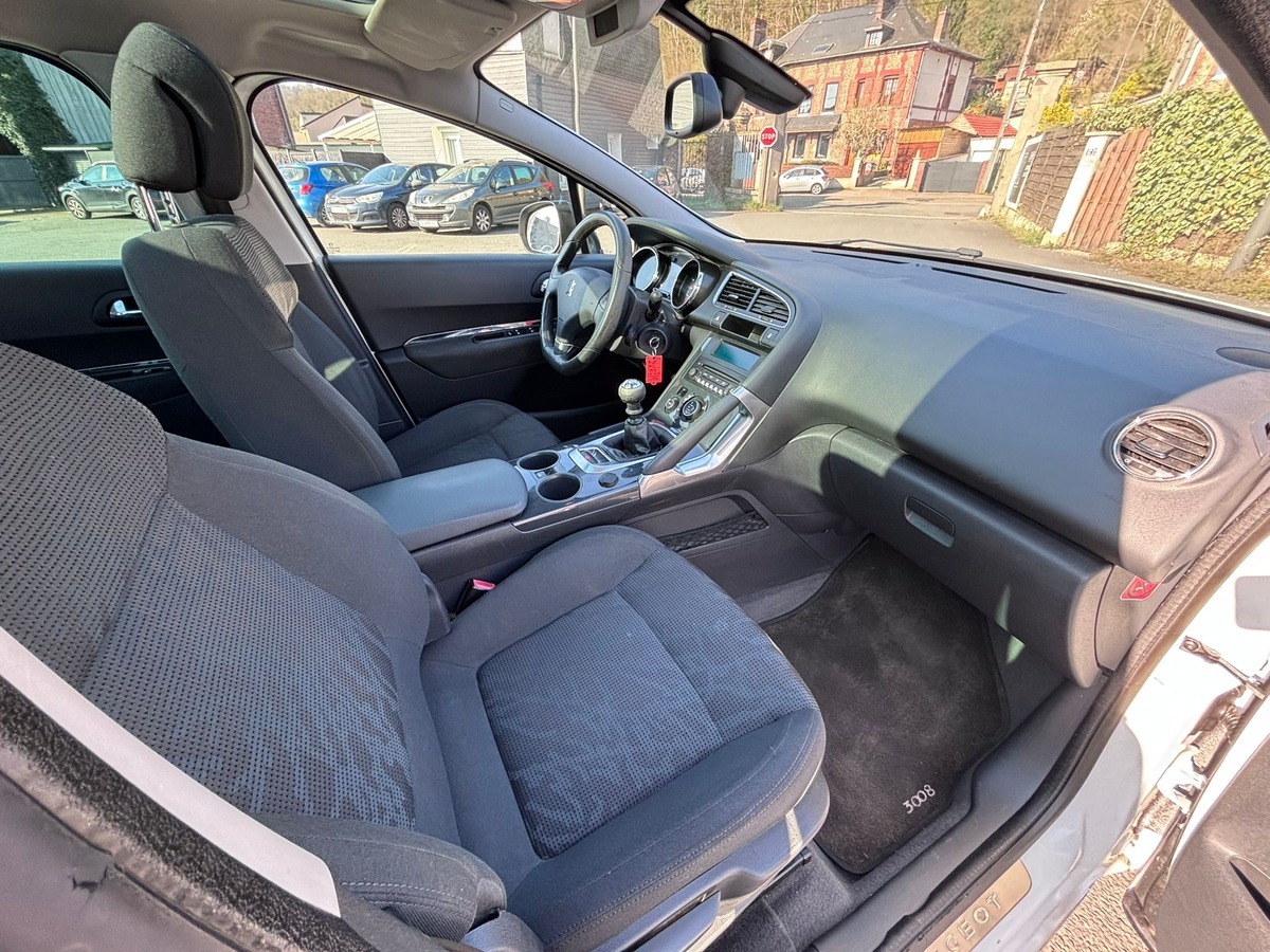 Peugeot 3008 1.6 HDi 110CH Style - Attelage - Révisé - Garantie