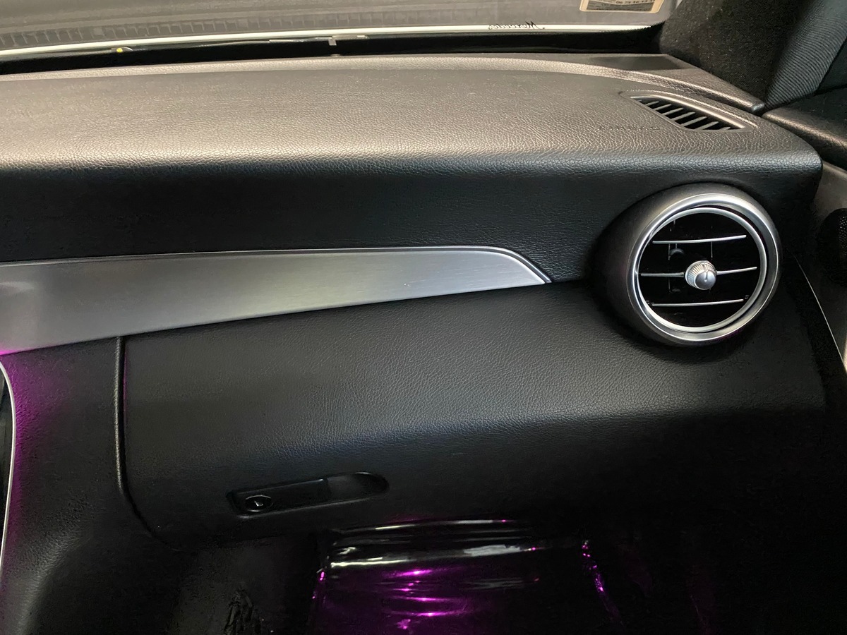 Mercedes Benz Classe C 220 cdi AMG Line / Toit Panoramique Ouvrant / Cock Pit / Led d Ambiance