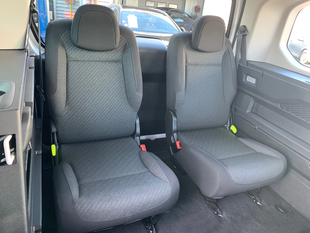 Peugeot Rifter 102 ch | Allure | 7 places | GPS | Roue de secours | Radar de stationnement arriére