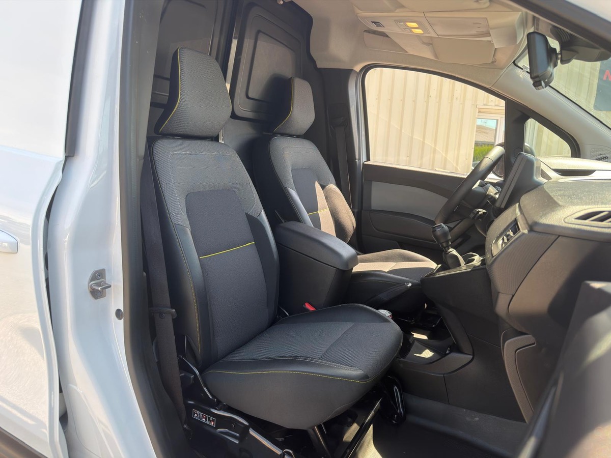 RENAULT Kangoo 1.3 TCE 130ch BVM Caméra / Galerie / Porte latérale