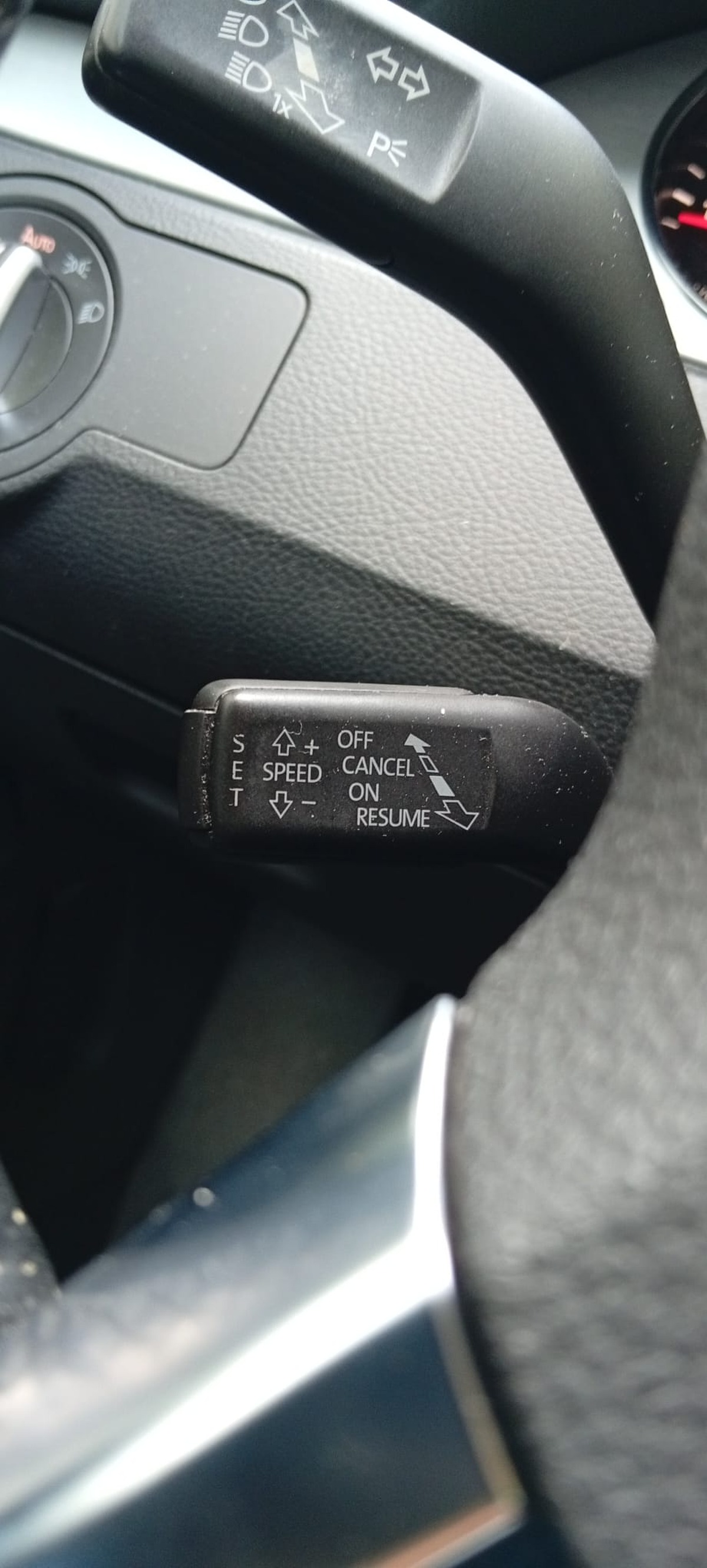 Volkswagen Passat CC 2.0 TDI 140ch Carat DSG6 Pack R line / Suivi d'entretien à jour