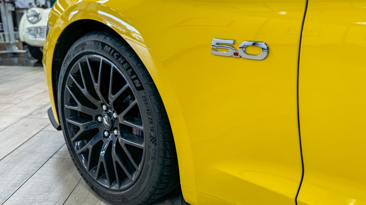 Ford Mustang GT V8 5.0 BVA10 450 AB